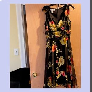 Dress Patra Woman’s Black Floral Chiffon Overlay Size 12 Sleeveless Dressy